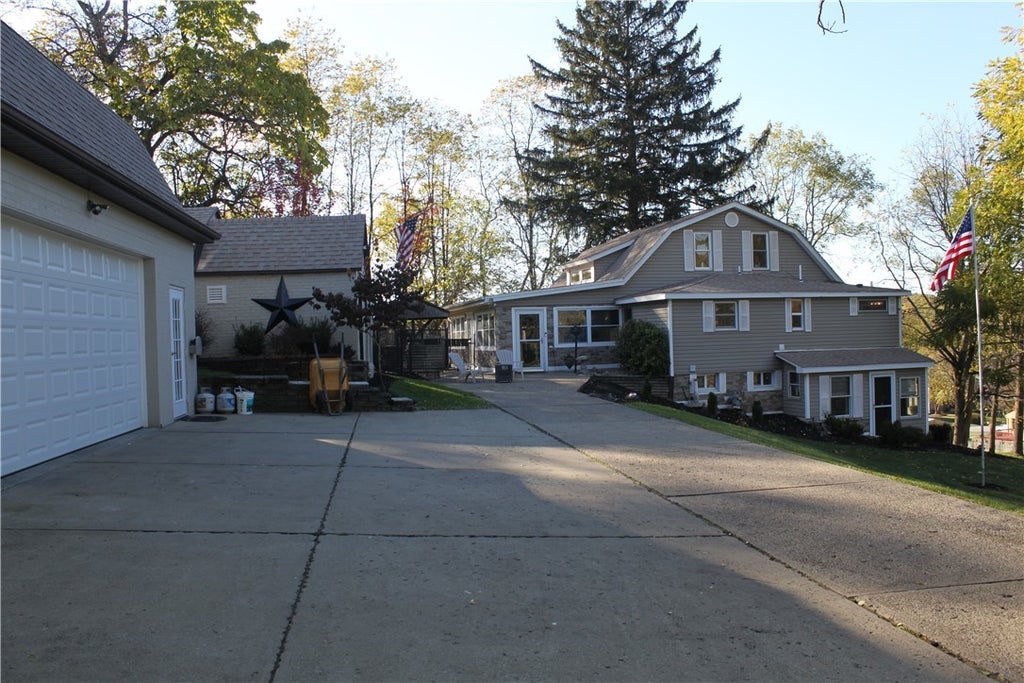 5551 Claytonia Drive, Bethel Park