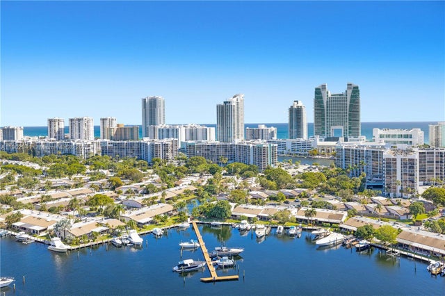 300 Three Islands Blvd Ph2a, Hallandale Beach