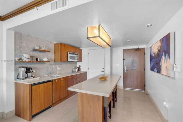 3 of 17 - 6801 Collins Ave 706 (door 720), Miami Beach, FL
