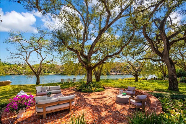 2 of 48 - 5390 Banyan Dr, Coral Gables, FL