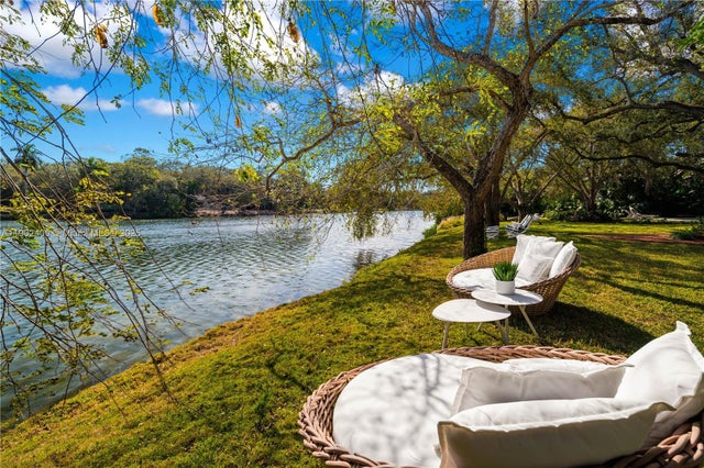 3 of 48 - 5390 Banyan Dr, Coral Gables, FL