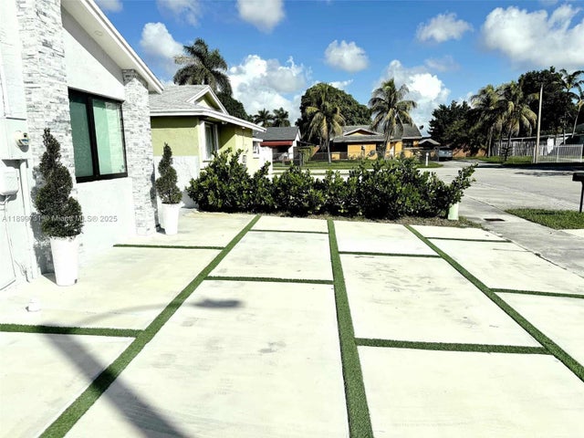 3 of 31 - 19234 Sw 121st Ct, Miami, FL