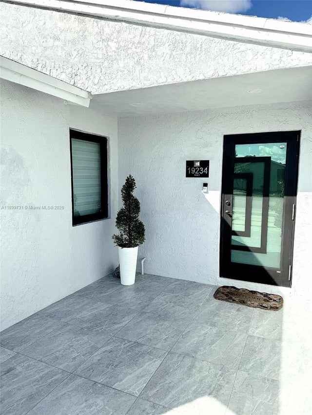 4 of 31 - 19234 Sw 121st Ct, Miami, FL