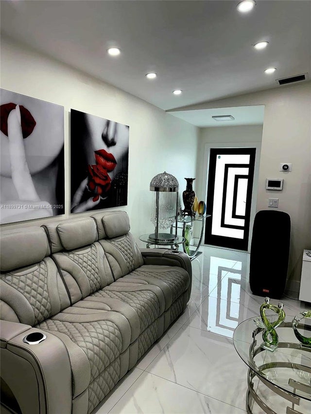 5 of 31 - 19234 Sw 121st Ct, Miami, FL