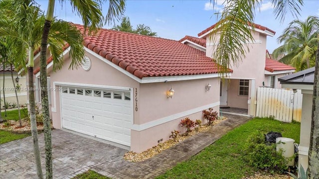 2 of 40 - 17610 Sw 4th Ct, Pembroke Pines, FL