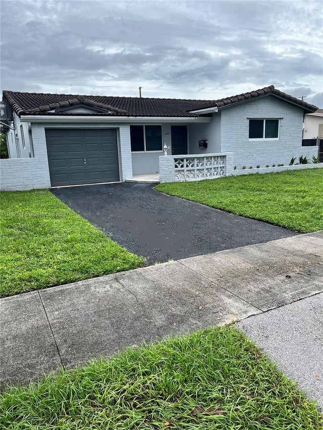 2 of 21 - 4233 Washington St, Hollywood, FL