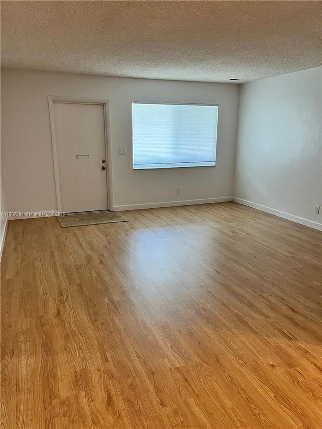 5 of 21 - 4233 Washington St, Hollywood, FL