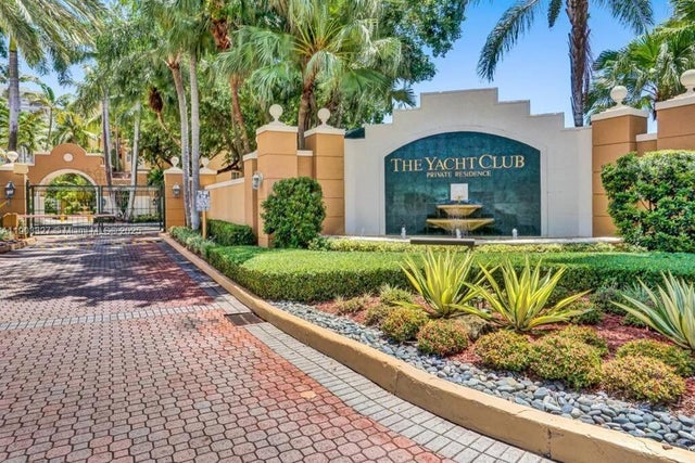 19655 E Country Club Dr 6602, Aventura
