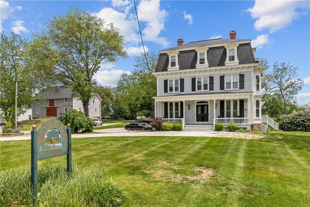 2951 East Main Rd # 3, Portsmouth