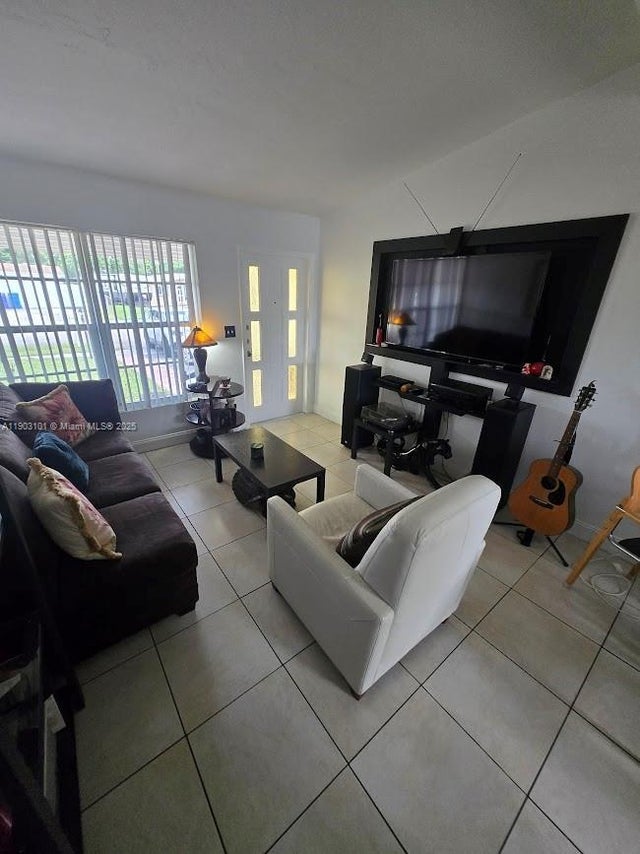 4 of 27 - 3501 Sw 38th St, West Park, FL