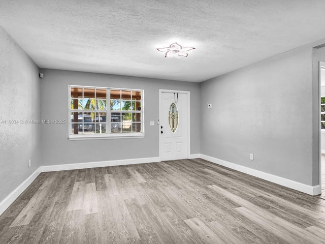 4 of 33 - 6238 Sw 24th St, Miramar, FL