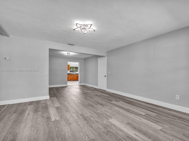 5 of 33 - 6238 Sw 24th St, Miramar, FL