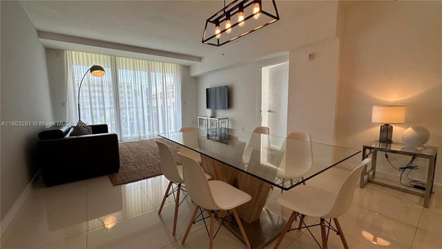 1120 98th St 304, Bay Harbor Islands