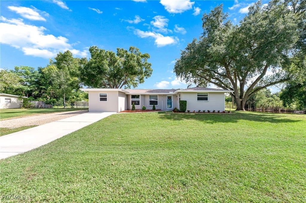 17040 E Lake Dr, North Fort Myers