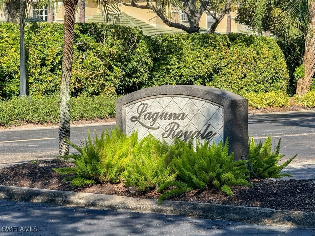 515 Laguna Royale Blvd 102, Naples