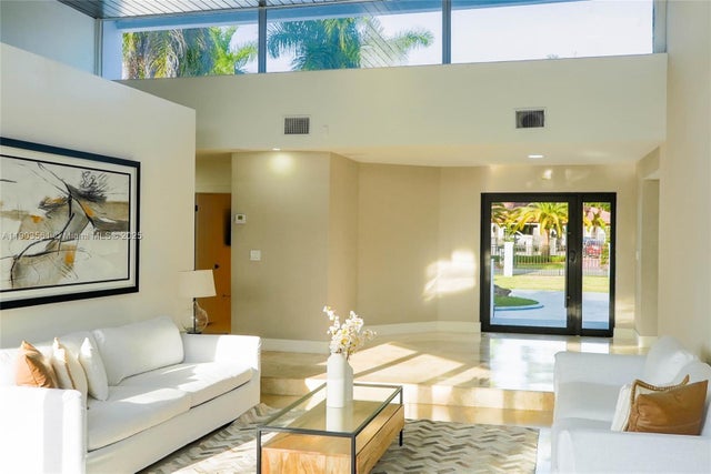 4 of 24 - 290 Nw 125th Ave, Miami, FL