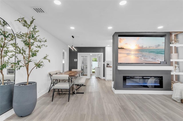 4 of 29 - 3000 Sunshine Blvd, Miramar, FL