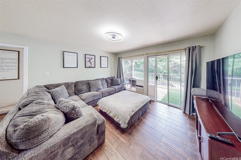 (unit #l103) 95-270 Waikalani Drive, Mililani