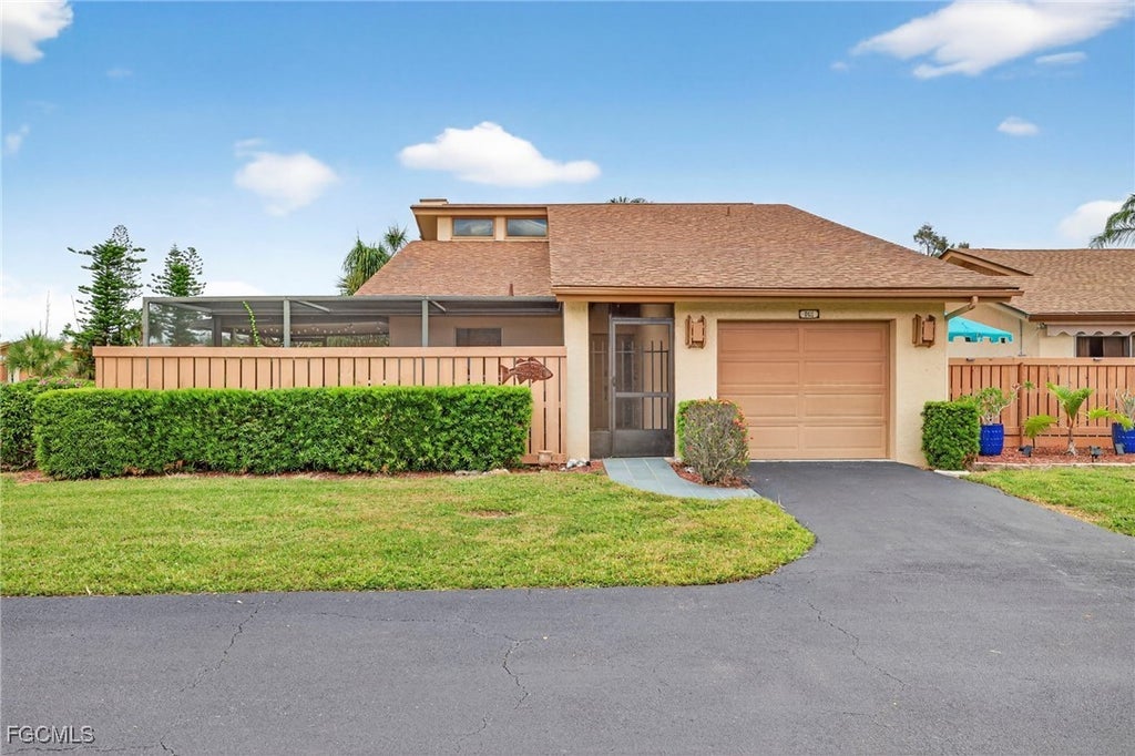 6411 Royal Woods Dr, Fort Myers