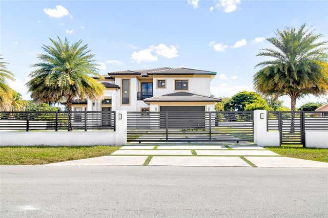 12890 Nw 2nd St, Miami