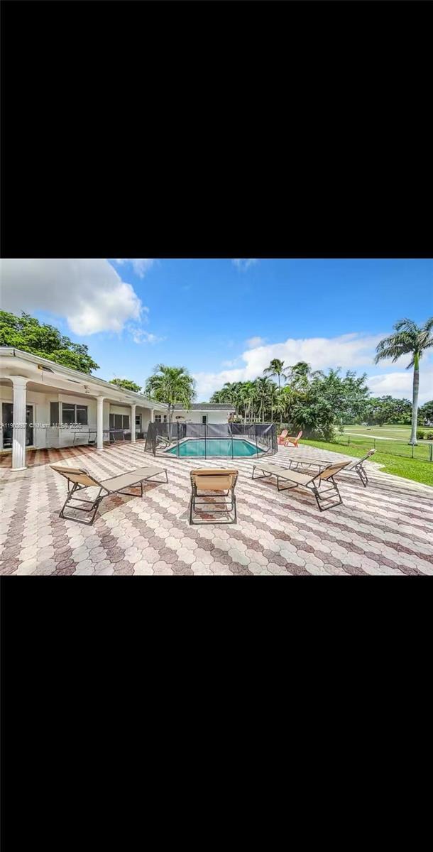 4 of 6 - 4740 N 31st Ct, Hollywood, FL