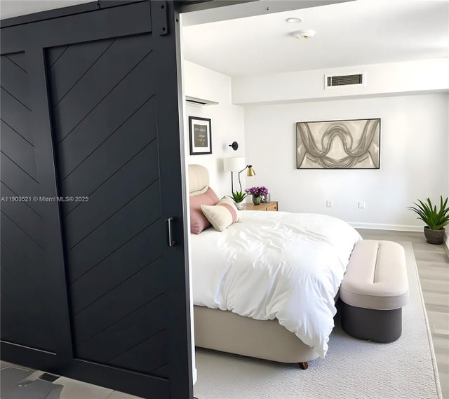 2 of 20 - 2142 Van Buren St 501, Hollywood, FL