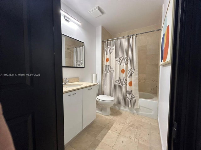 3 of 20 - 2142 Van Buren St 501, Hollywood, FL