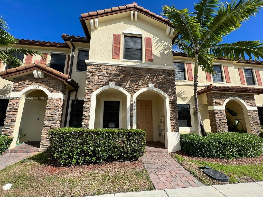 3215 Se 5th St 3215, Homestead