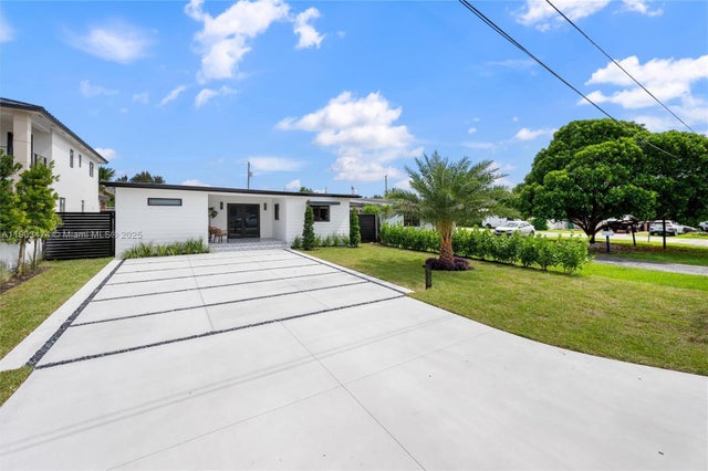 2735 Sw 65th Ave, Miami