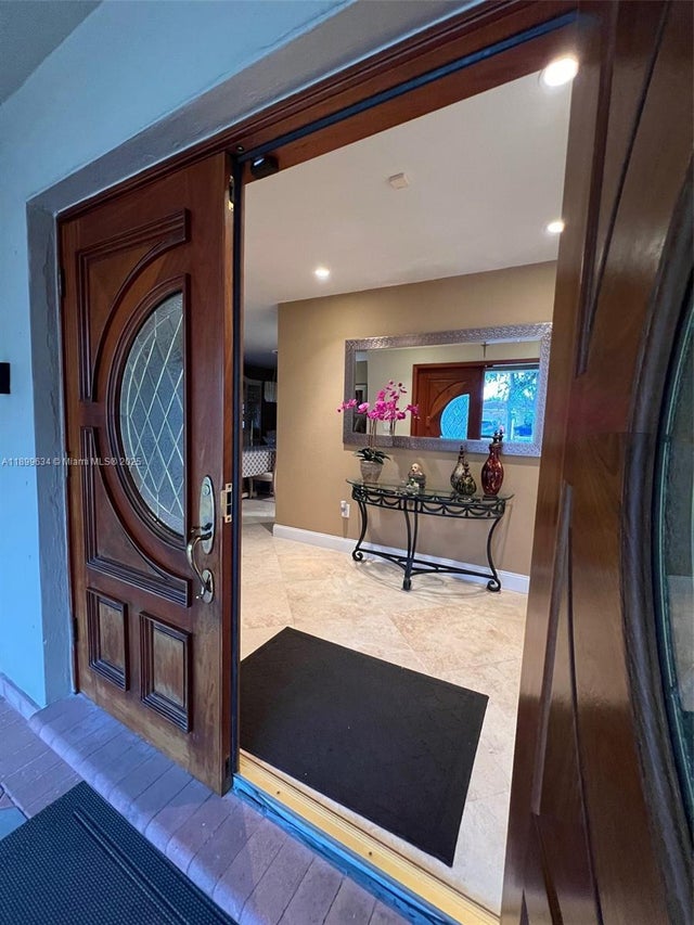 4 of 24 - 15121 Garvock Pl, Miami Lakes, FL