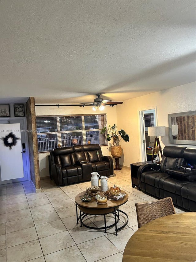 3 of 20 - 6341 E 6th Ave, Hialeah, FL