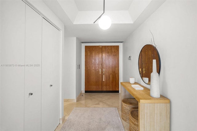 3 of 46 - 20281 E Country Club Dr M1, Aventura, FL