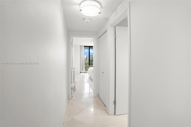 5 of 46 - 20281 E Country Club Dr M1, Aventura, FL