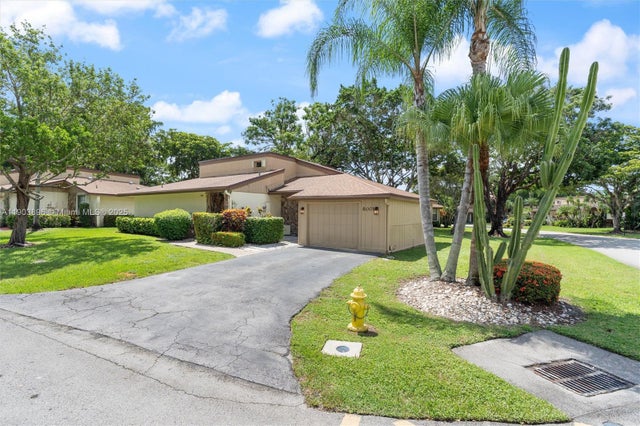 8001 Royal Palm Cir 57, Tamarac