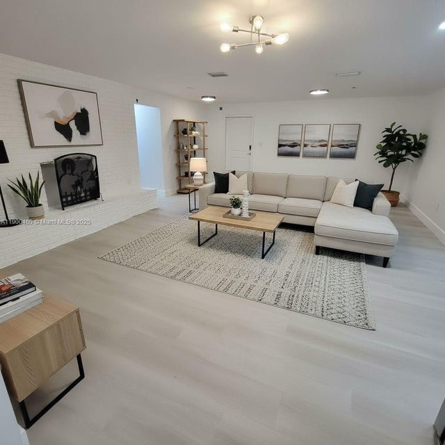 4 of 35 - 5902 Thonotosossa Rd, Plant City, FL