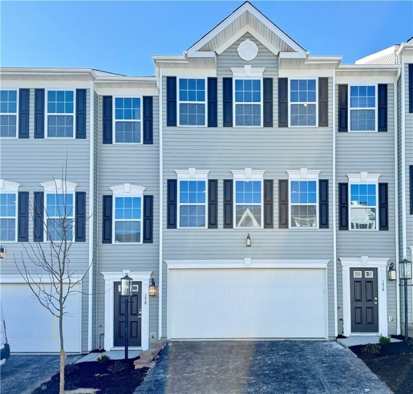 176 Lockheed Drive, Moon/Crescent