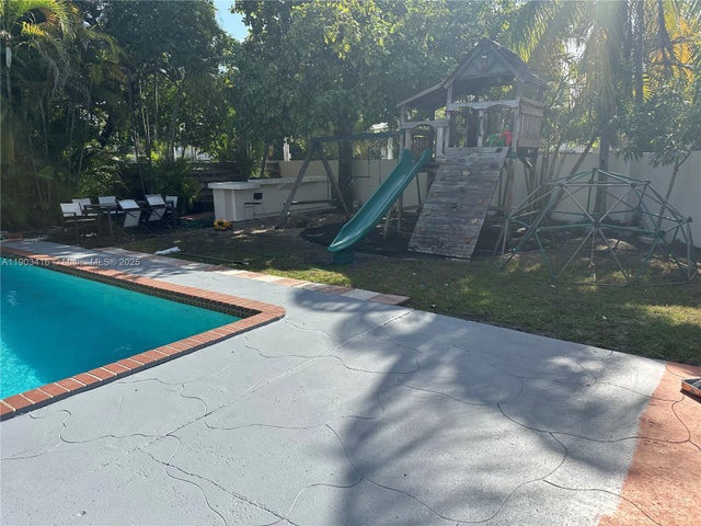 5 of 27 - 10331 Sw 135th Ct, Miami, FL