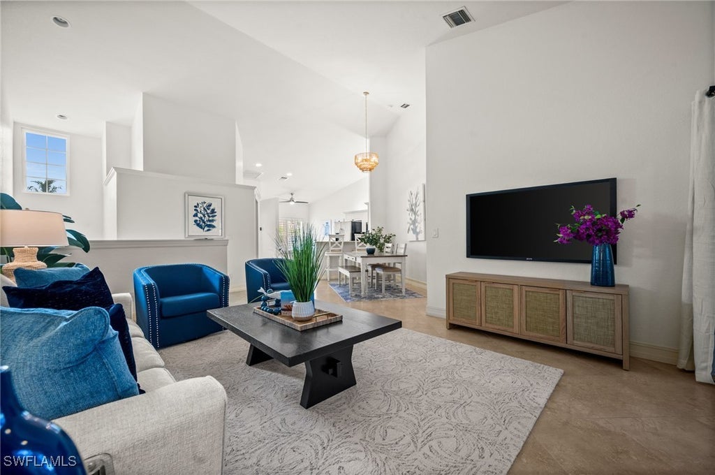 8370 Excalibur Cir J4, Naples