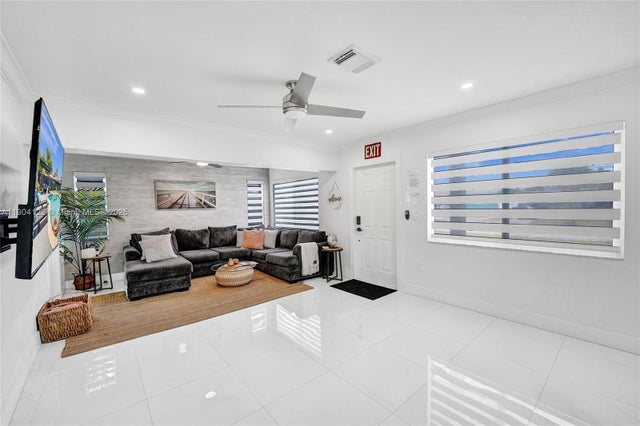 4 of 55 - 6740 Custer St, Hollywood, FL