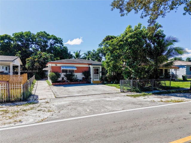 1140 Nw 127th St, North Miami