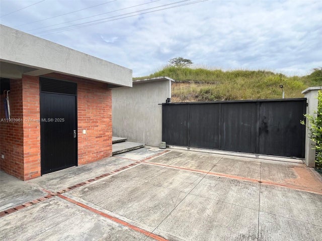 3 of 35 - Via Cerritos Pereira, Pereira, 