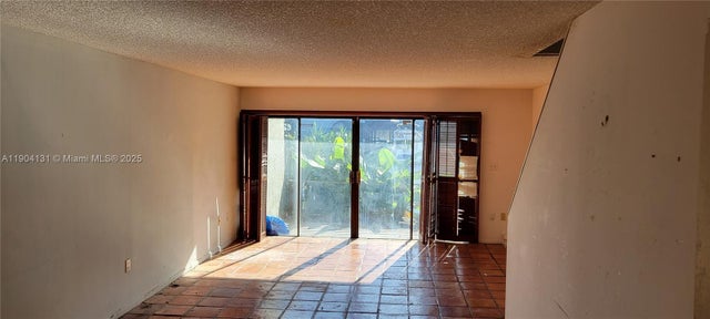 4 of 15 - 980 Nw N River Dr 27, Miami, FL