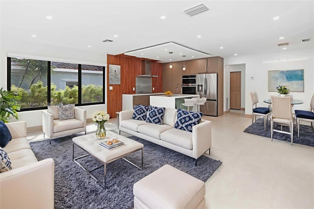 1620 Mckinley St, Hollywood