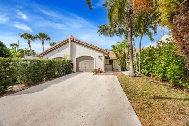 2 of 39 - 8596 Sw 115th Pl, Miami, FL