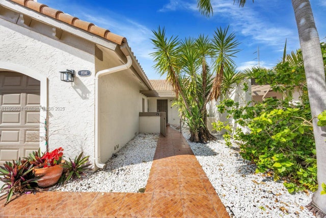 4 of 39 - 8596 Sw 115th Pl, Miami, FL