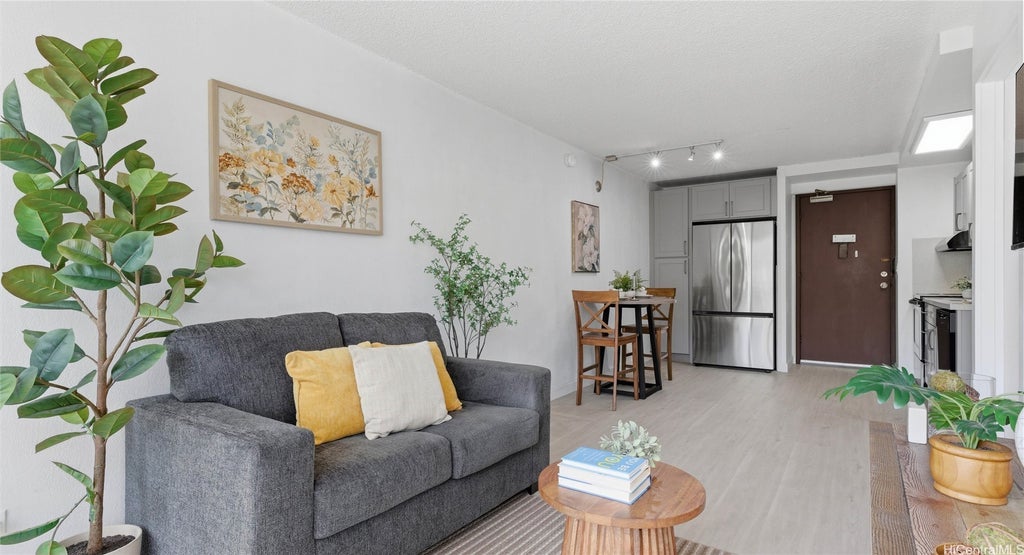 (unit #406) 1655 Makaloa Street, Honolulu