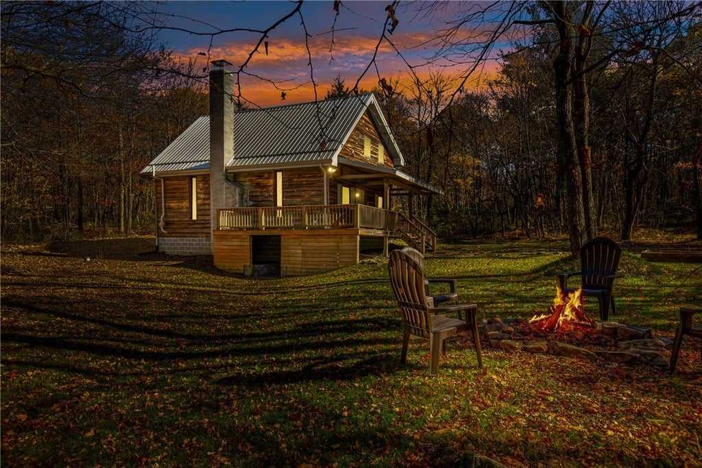 511 Blueberry Way, Stonycreek