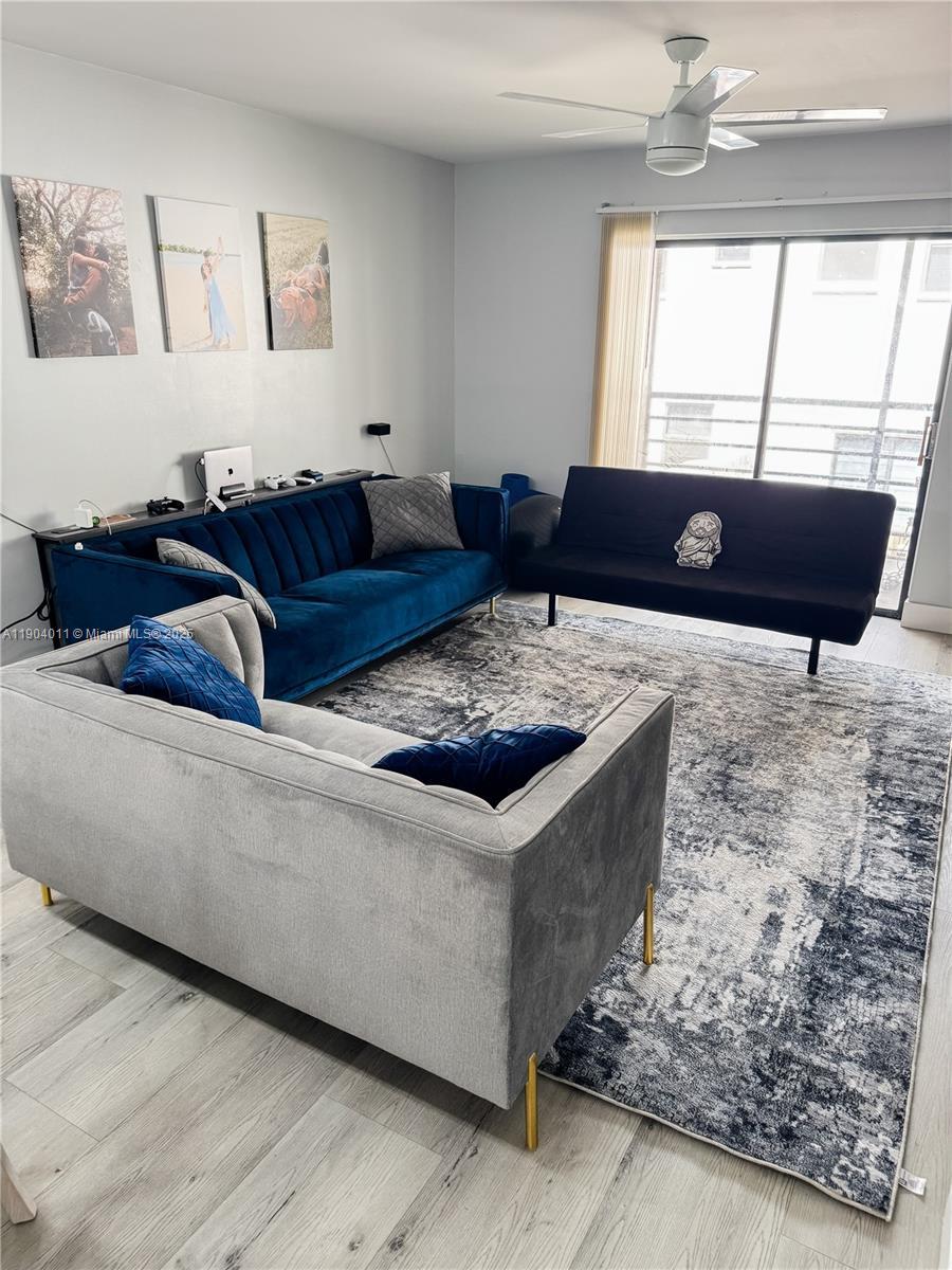 841 Ne 207th Ln 3-204, Miami