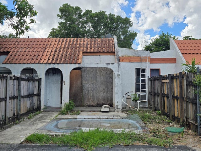 2211 Nw 55th Ter, Lauderhill