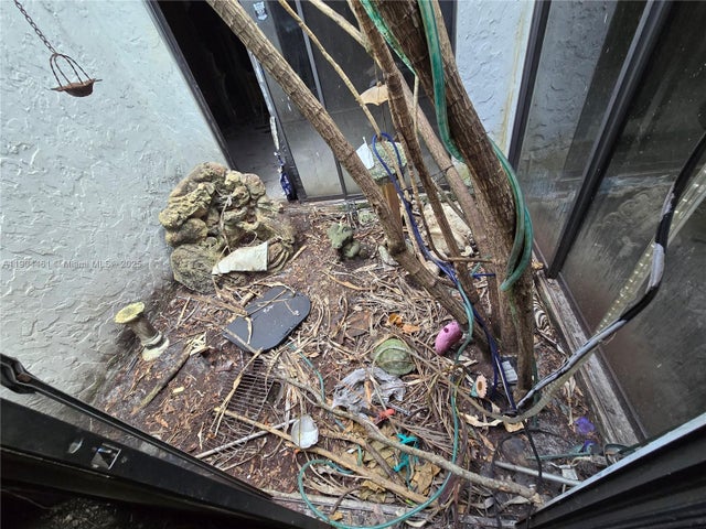 4 of 5 - 2211 Nw 55th Ter, Lauderhill, FL